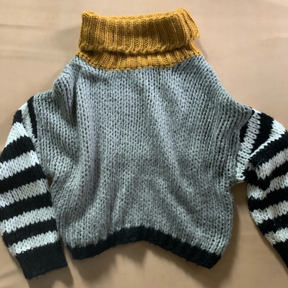Color block crop sweater
